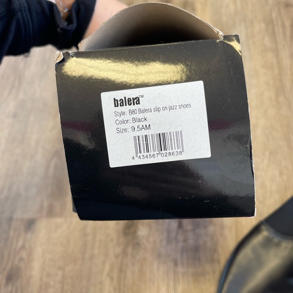 NWT Balera Black Slip-On Jazz Shoe
B80 Size 9.5A - Picture 4 of 6